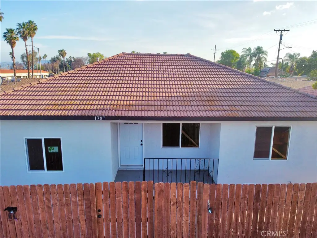 796 N Mount Vernon, San Bernardino, CA 92411 - #1