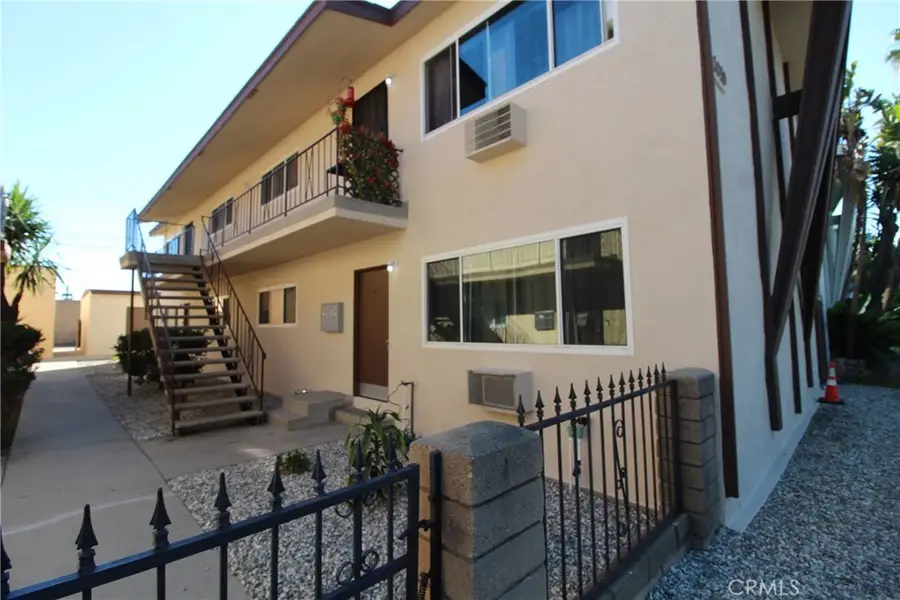 1010 E 32nd, Signal Hill, CA 90755 - #3