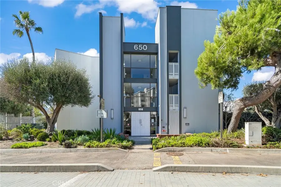 650 The Village #106, Redondo Beach, CA 90277 - #2