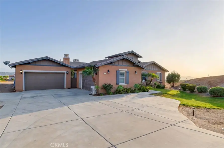 650 Crystal Mountain Circle, Riverside, CA 92506 - Image #2