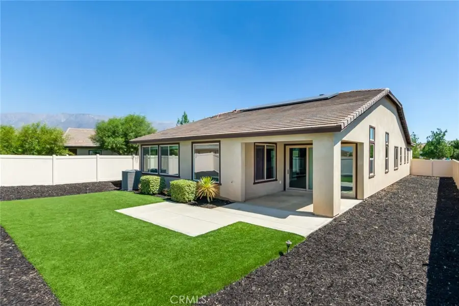 1561 Gardenview Trail, Beaumont, CA 92223 - Image #2