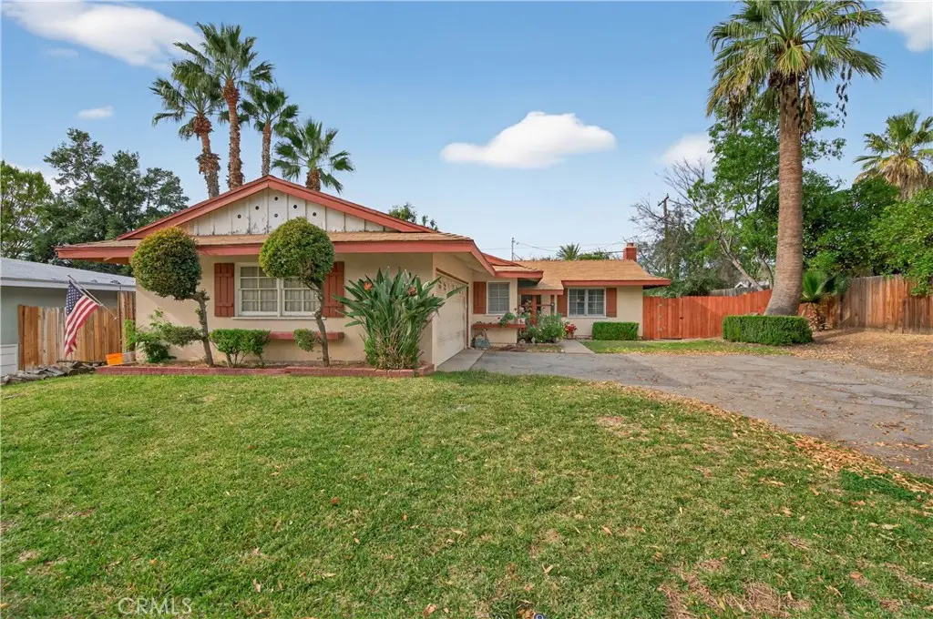 3085 Flanders Rd, Riverside, CA 92507 - #1