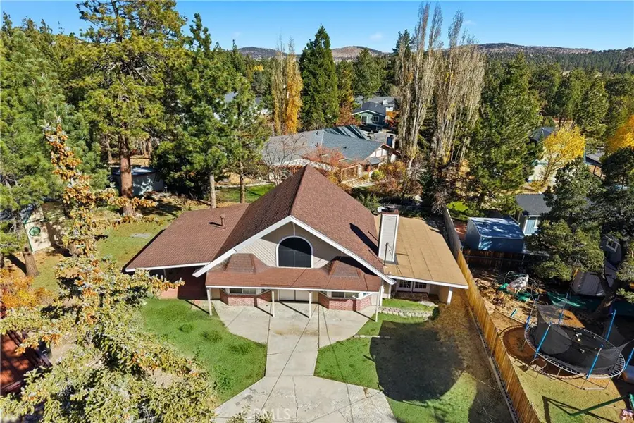 421 Saint Cloud, Big Bear City, CA 92314 - Image #3