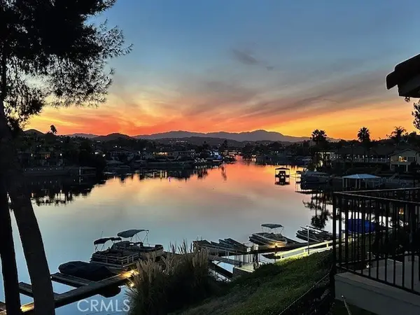 24319 N Canyon Lake Drive N #6, Canyon Lake, CA 92587