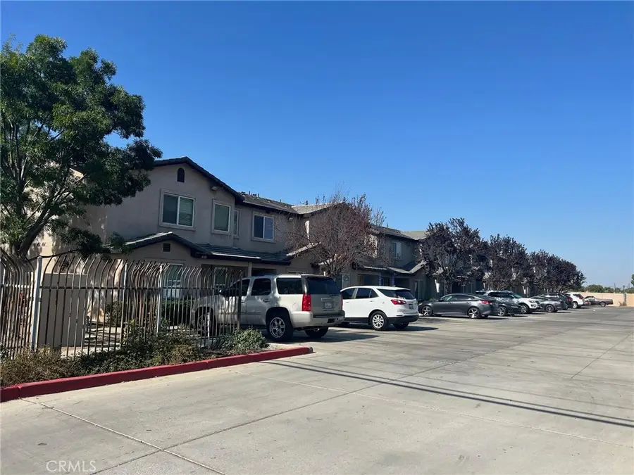 460 Oswell St, Bakersfield, CA 93307 - Image #2