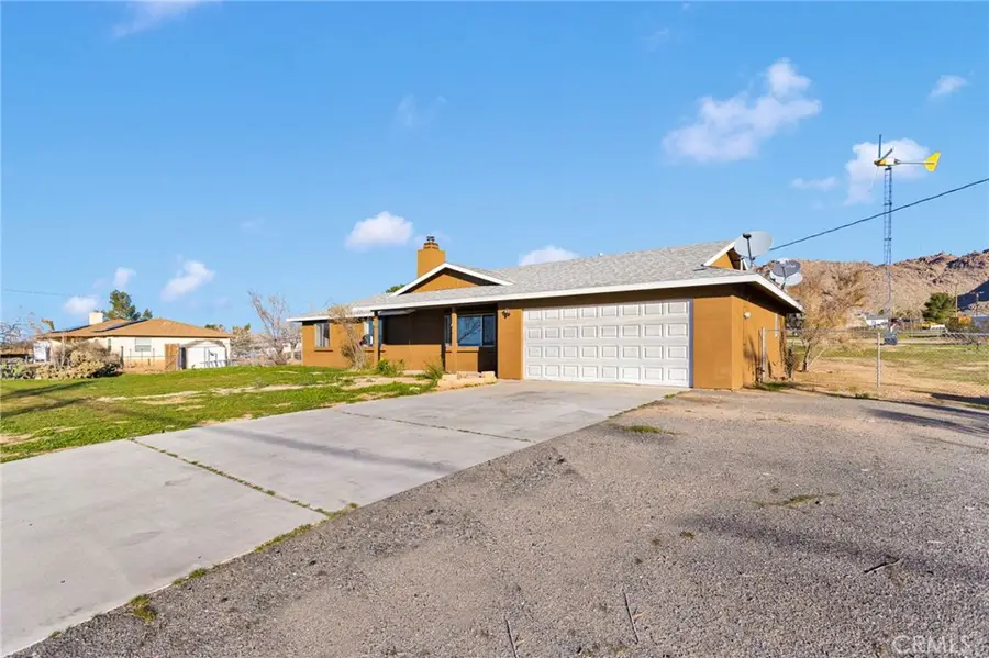 24726 Cahuilla, Apple Valley, CA 92307 - #3