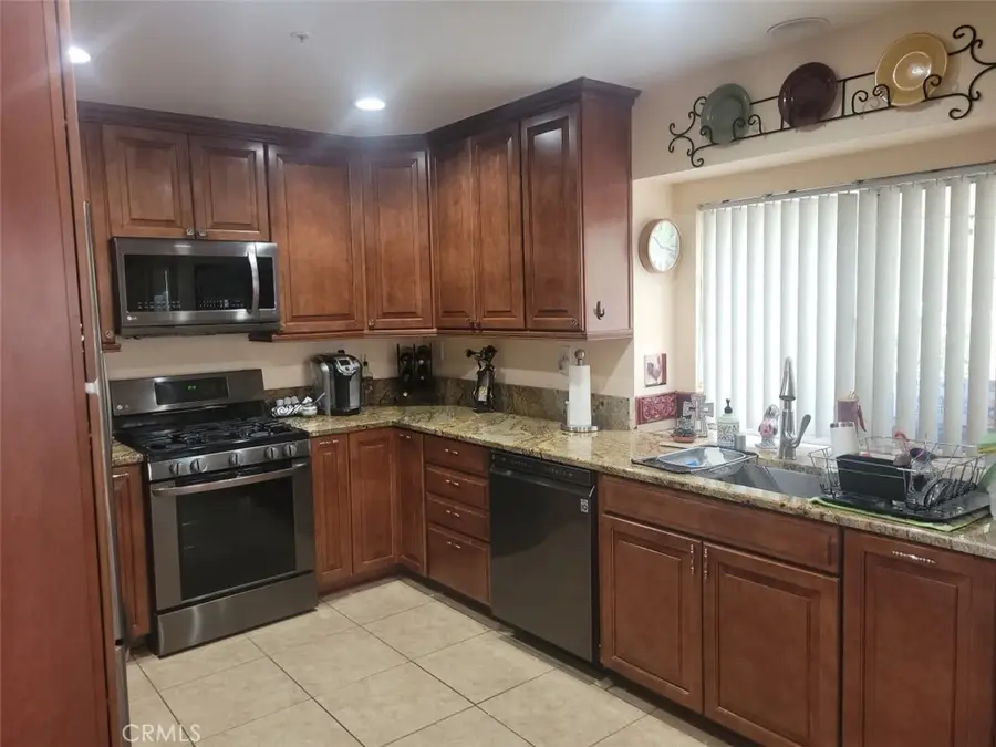 15597 Castellion, Fontana, CA 92337 - #2