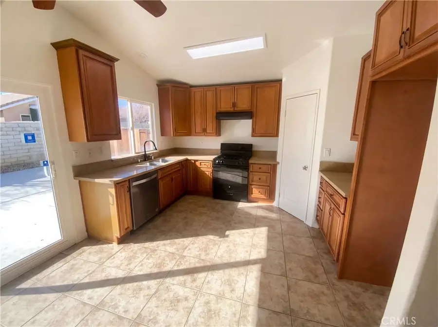 14433 Green River Road, Victorville, CA 92394 - Image #2