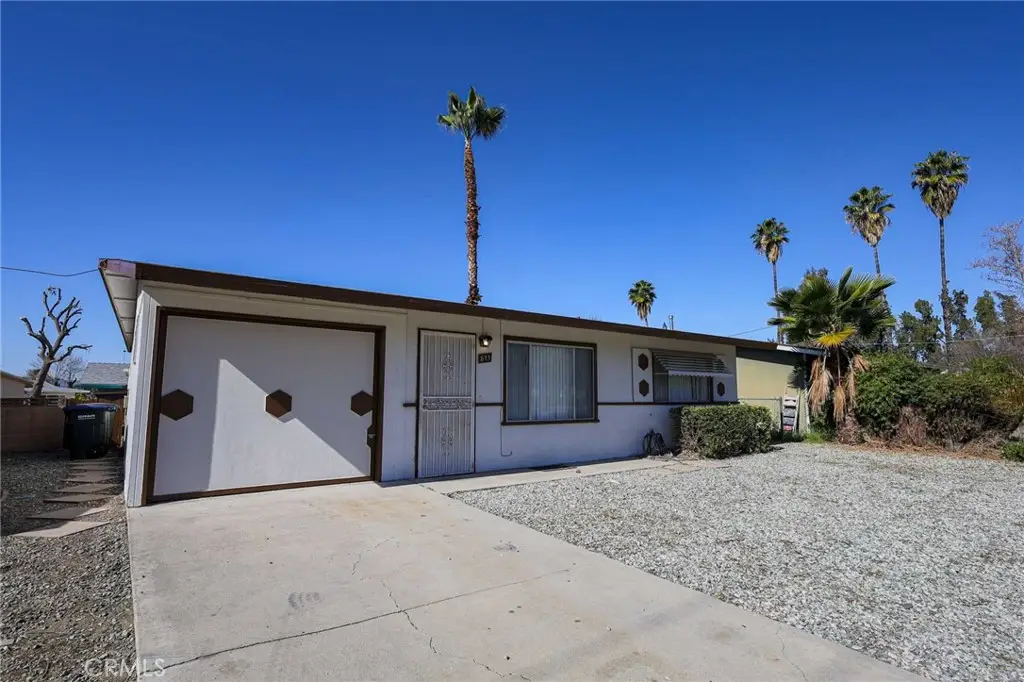 811 S State, Hemet, CA 92543 - #1