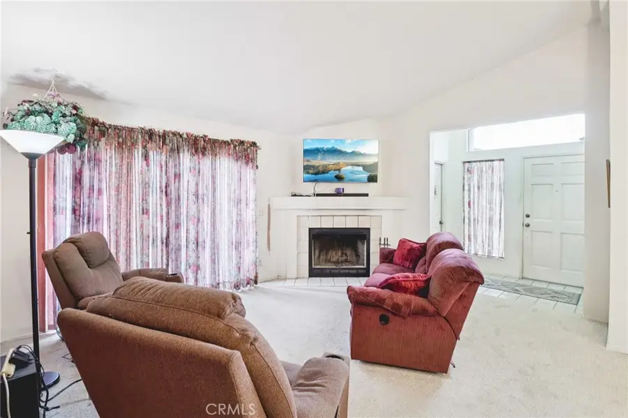 1043 Kite Ln, Vista, CA 92081 - #3