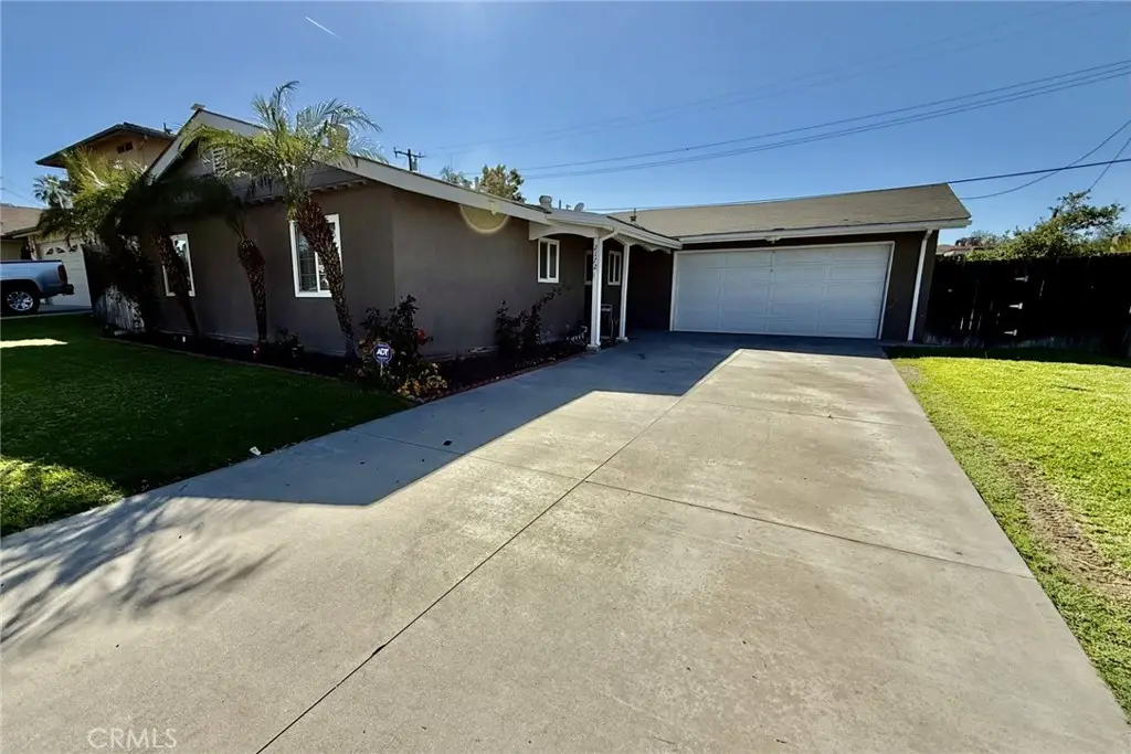 2172 Kellogg Avenue, Corona, CA 92879 - #1
