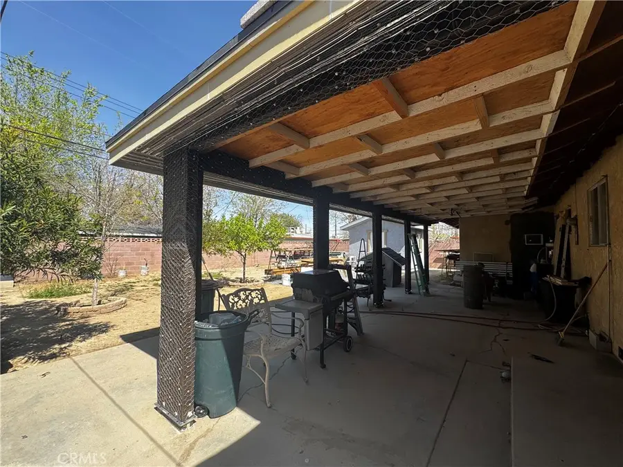 1017 W Avenue H8, Lancaster, CA 93534 - #2