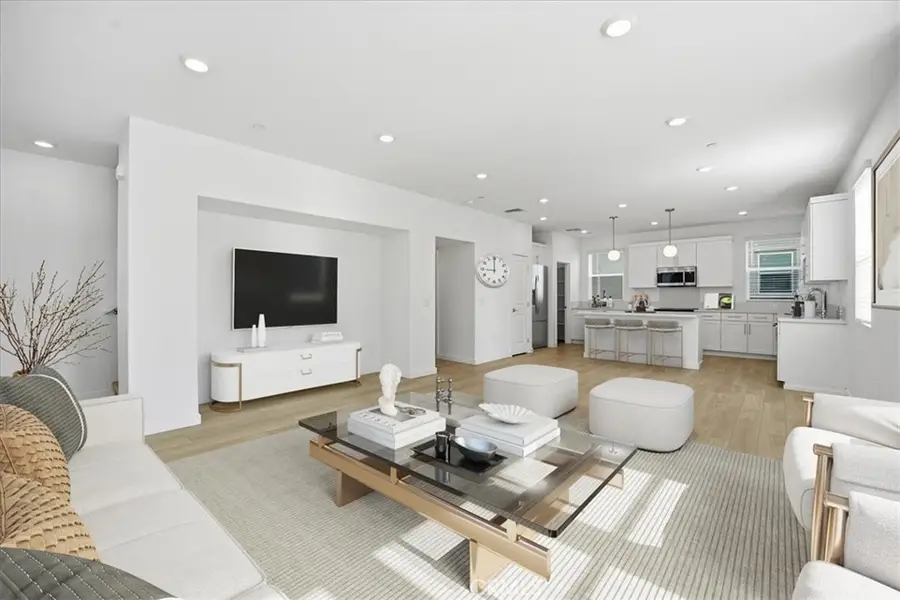 9318 Via Azul, Pico Rivera, CA 90660 - #3