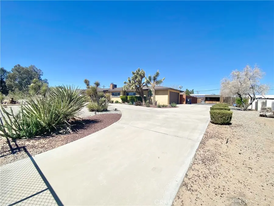 20936 Wigwam Street, Apple Valley, CA 92307 - #2