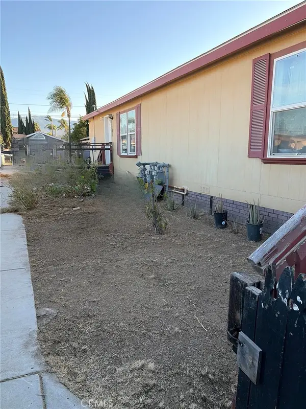 1247 E Street, Corona, CA 92882