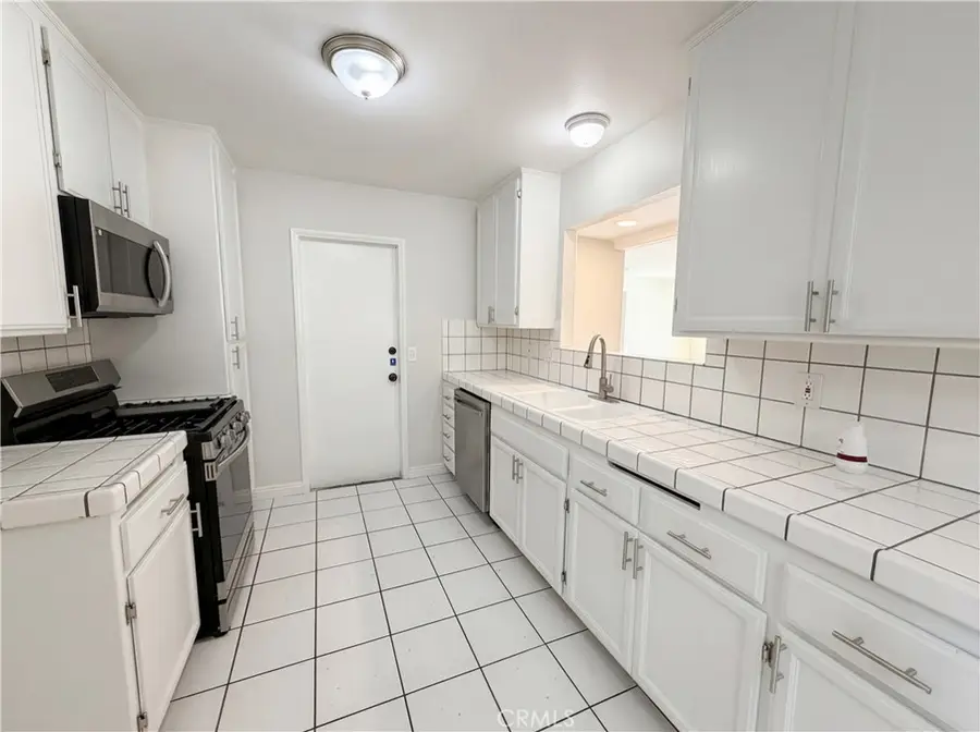 15011 Mission, Hesperia, CA 92345 - #2