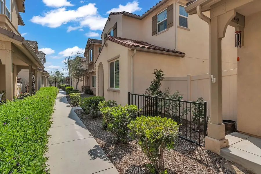 675 S Mandarin, Rialto, CA 92376 - #2