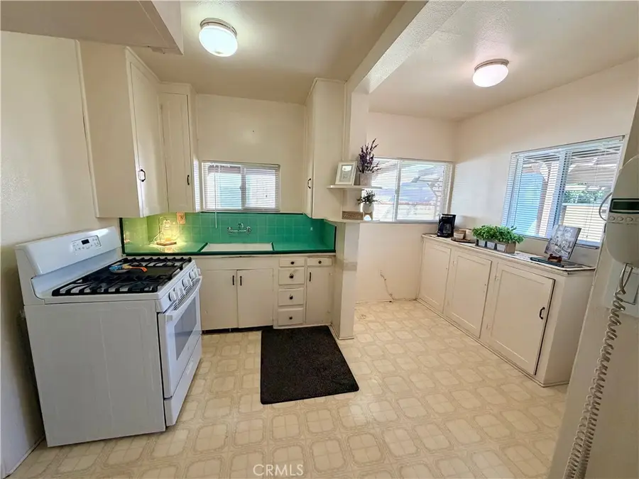 3460 Elmwood Court, Riverside, CA 92506 - #3