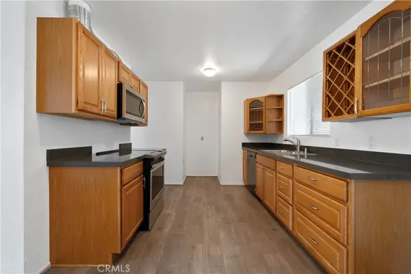 1909 N Summit, Pasadena, CA 91103