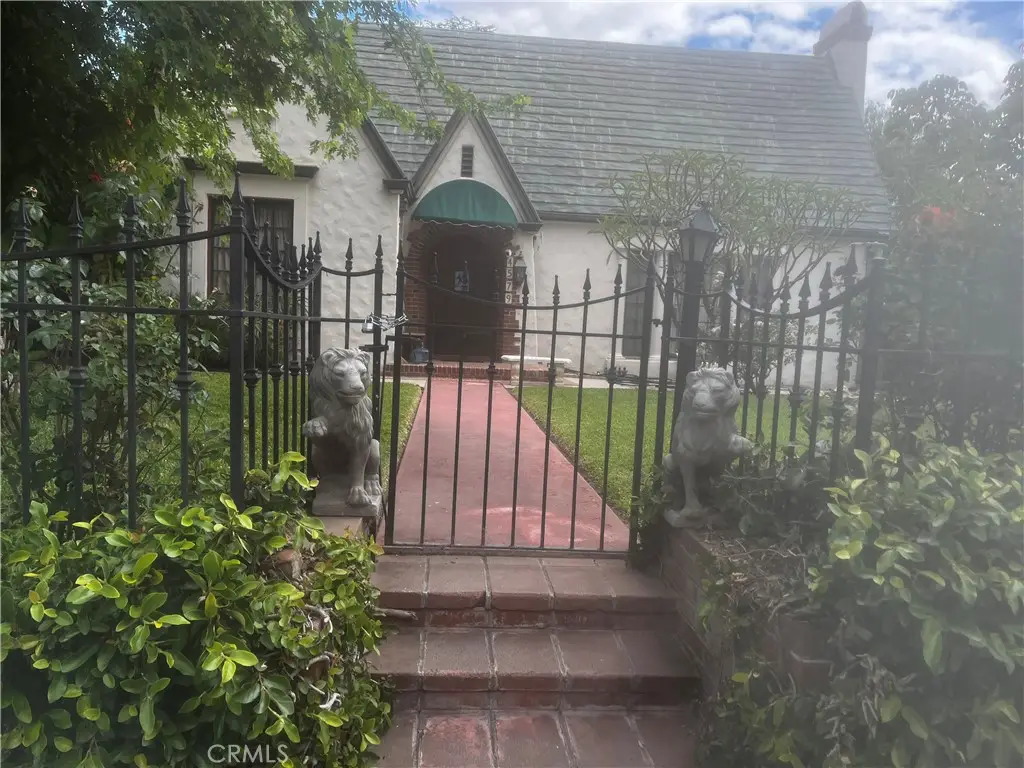 4579 University, Riverside, CA 92501 - #1