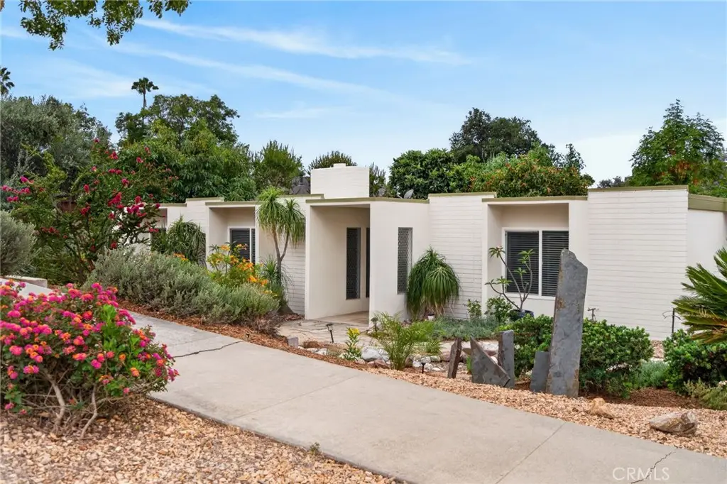 1184 Lyndhurst, Riverside, CA 92507 - #1