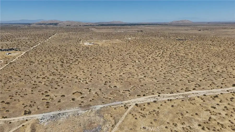 210 Largo Vista, North Antelope Valley, CA 93591 - #3