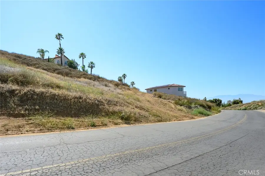 16527 Canyon Ridge Drive, Riverside, CA 92503 - #3