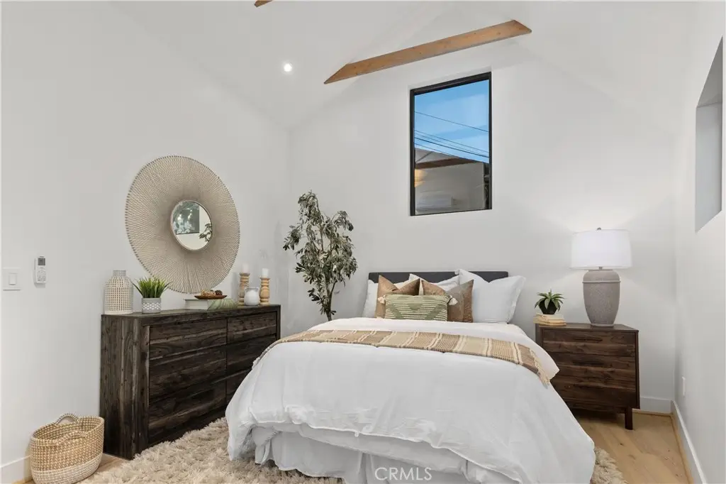 4633 Russell, Los Angeles, CA 90027 - #1