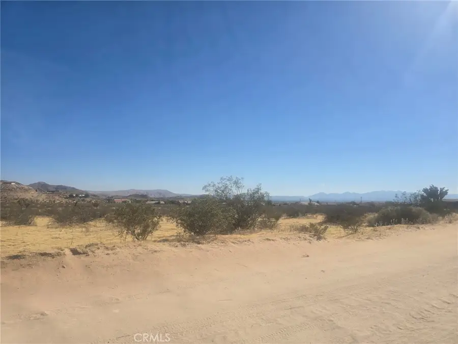 0 Cahuilla, Apple Valley, CA 92307 - #3
