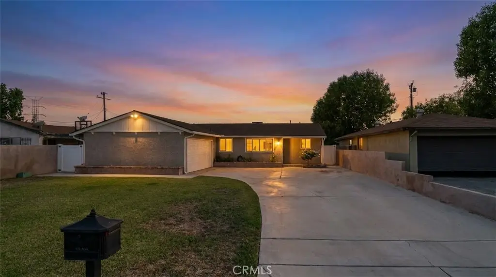 5717 N Hanlin, Azusa, CA 91702 - #1