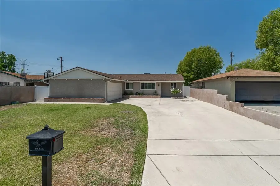 5717 N Hanlin, Azusa, CA 91702 - #2