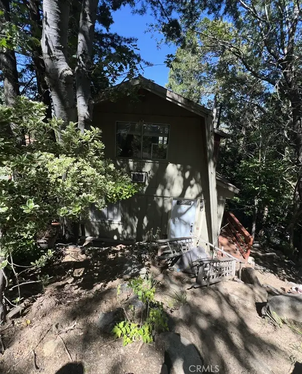 23865 Lakeview, Crestline, CA 92325