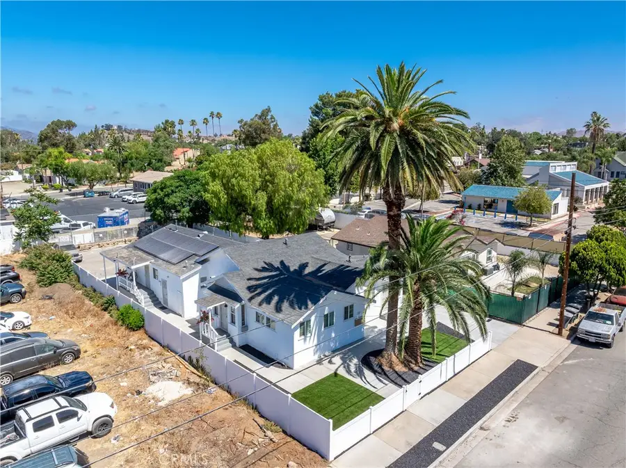 111 S Lindsay Street, Lake Elsinore, CA 92530 - #2