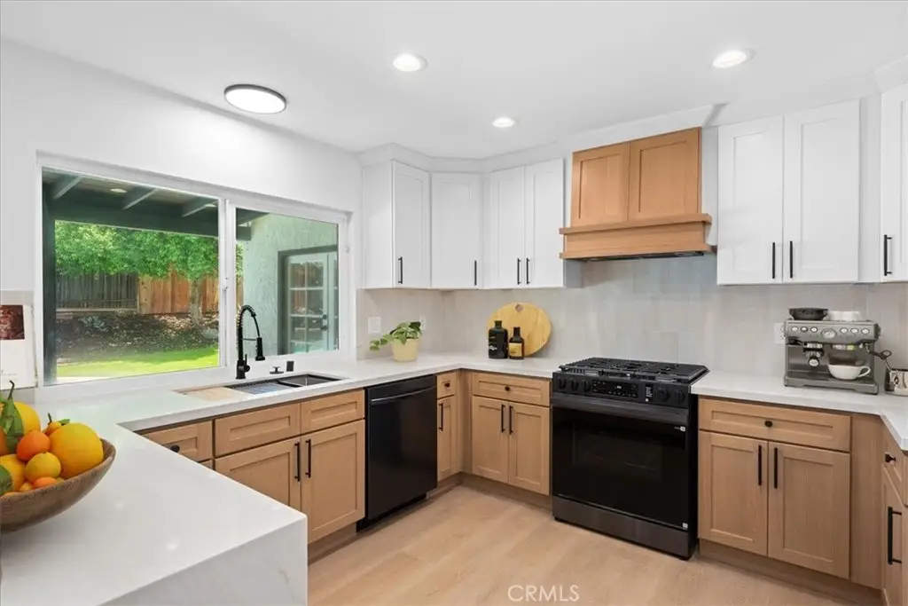 2463 Falling Oak, Riverside, CA 92506 - #1