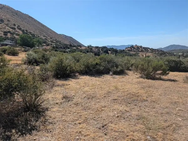 12 Paramount, Phelan, CA 92371