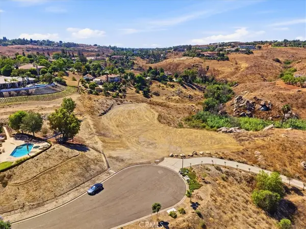 6824 Boulder Creek, Riverside, CA 92506