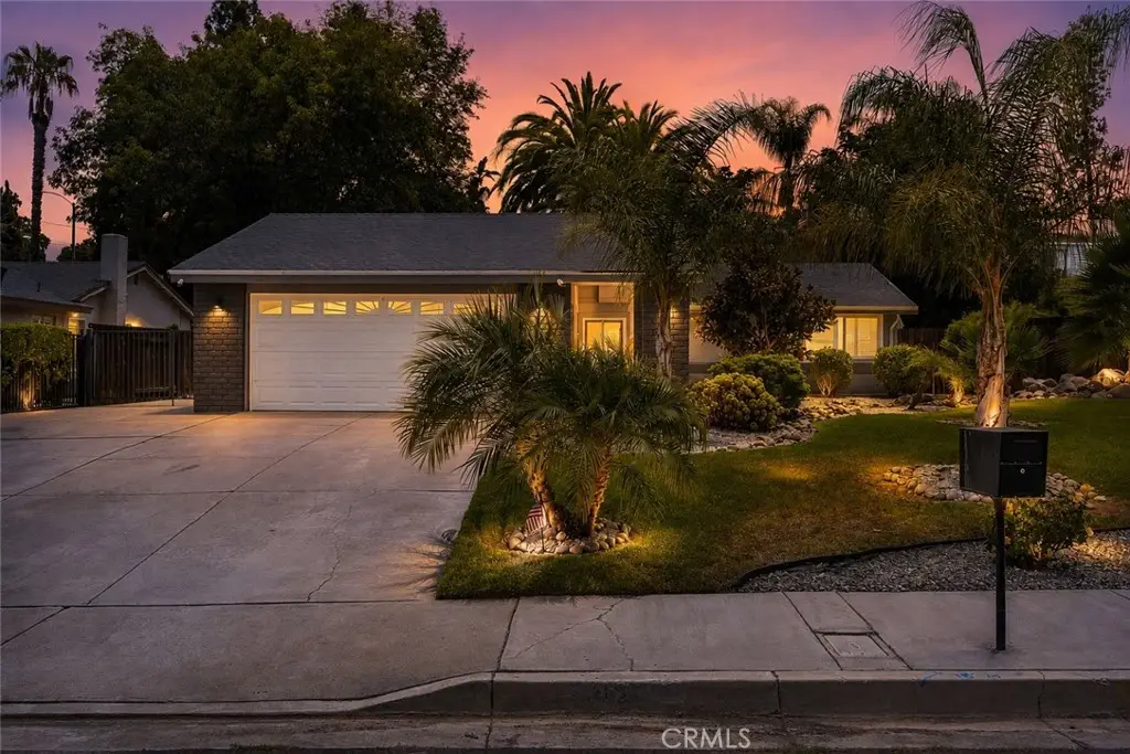 2132 Trafalgar, Riverside, CA 92506 - #1