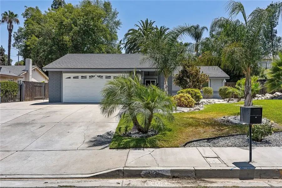 2132 Trafalgar, Riverside, CA 92506 - #2