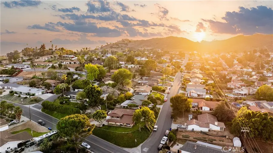 5425 Golden West, Riverside, CA 92509 - #3