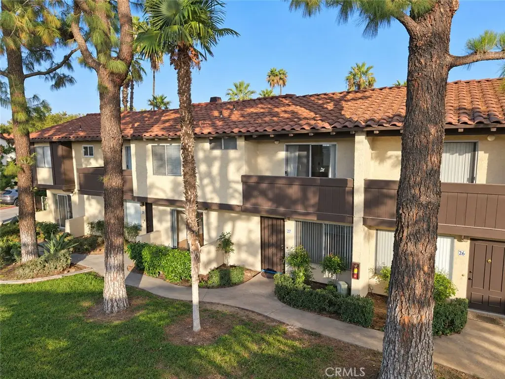 1097 Santo Antonio #27, Colton, CA 92324 - #1
