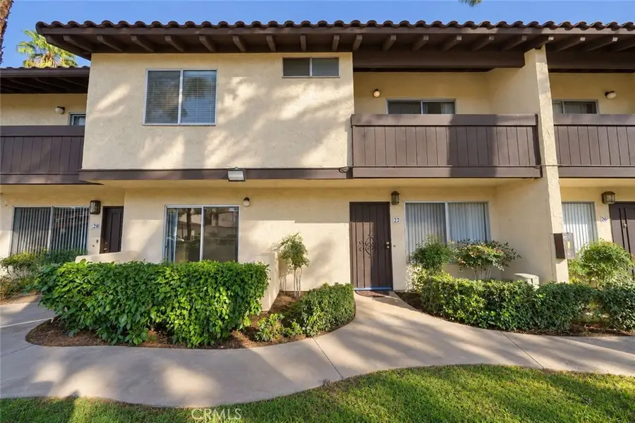 1097 Santo Antonio #27, Colton, CA 92324 - #3