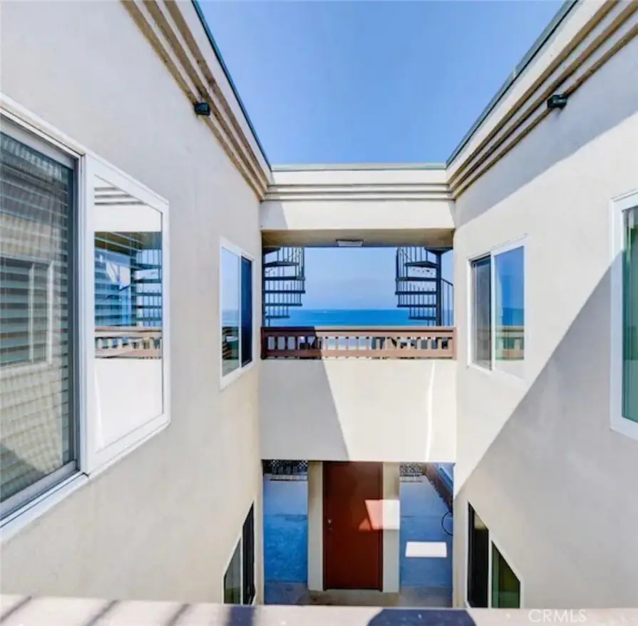 3250 Strandway, San Diego, CA 92109 - #1
