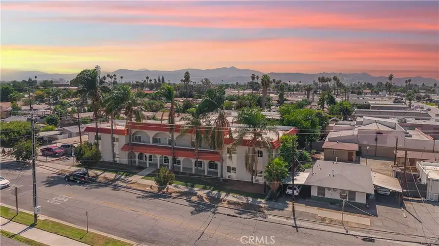 1353 E Devonshire Ave, Hemet, CA 92544 - #2