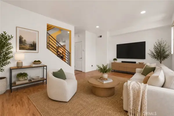 11622 Oxnard Street, North Hollywood, CA 91606