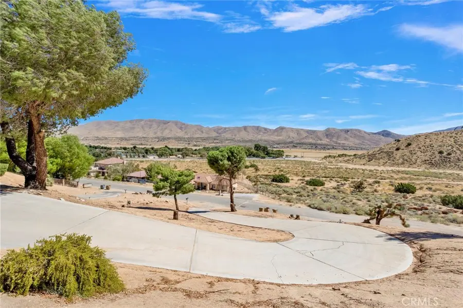 7402 Calpella, Hesperia, CA 92345 - #3