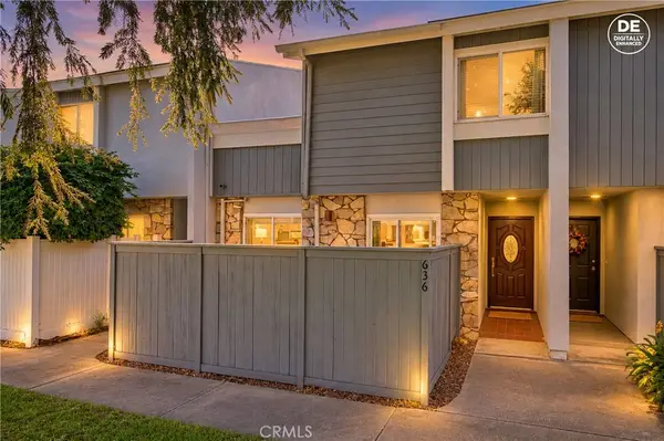 636 Rhine Lane #122, Costa Mesa, CA 92626