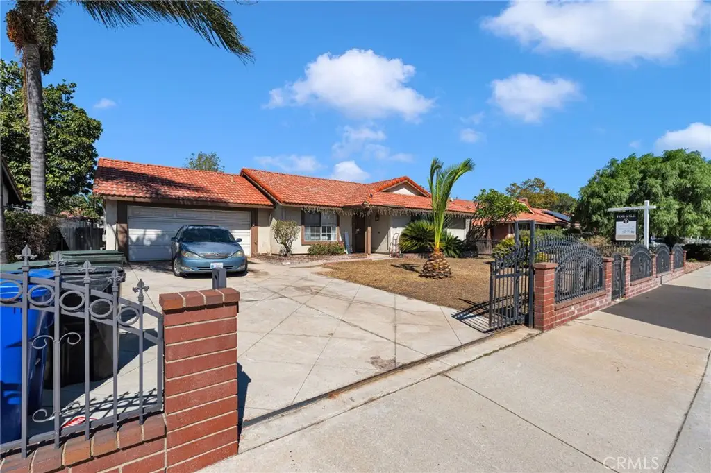 1282 W Hawthorne, Bloomington, CA 92316 - #1
