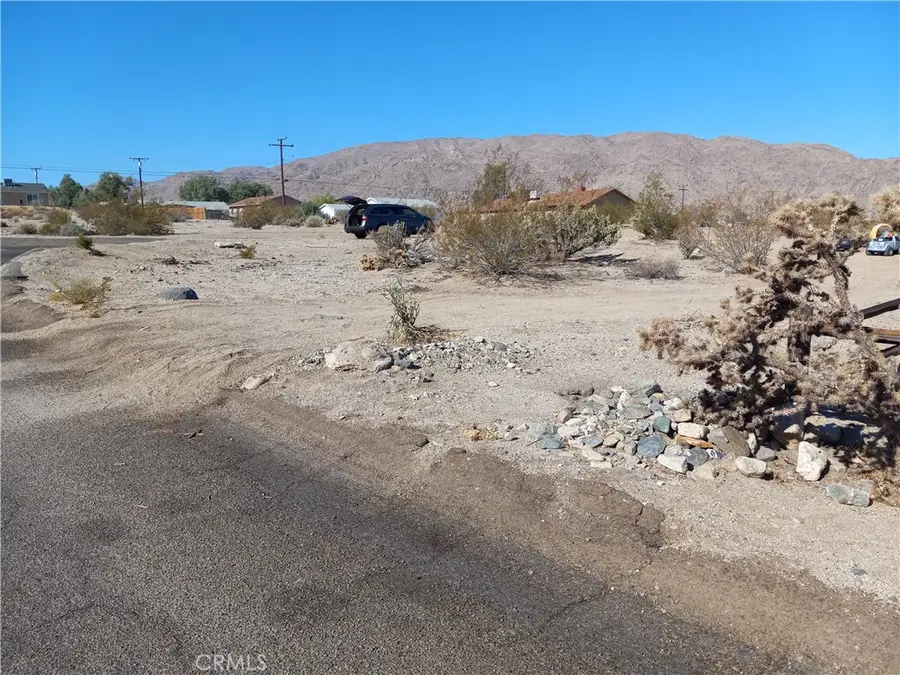 29 Sahara Ave, Twentynine Palms, CA 92277 - #3