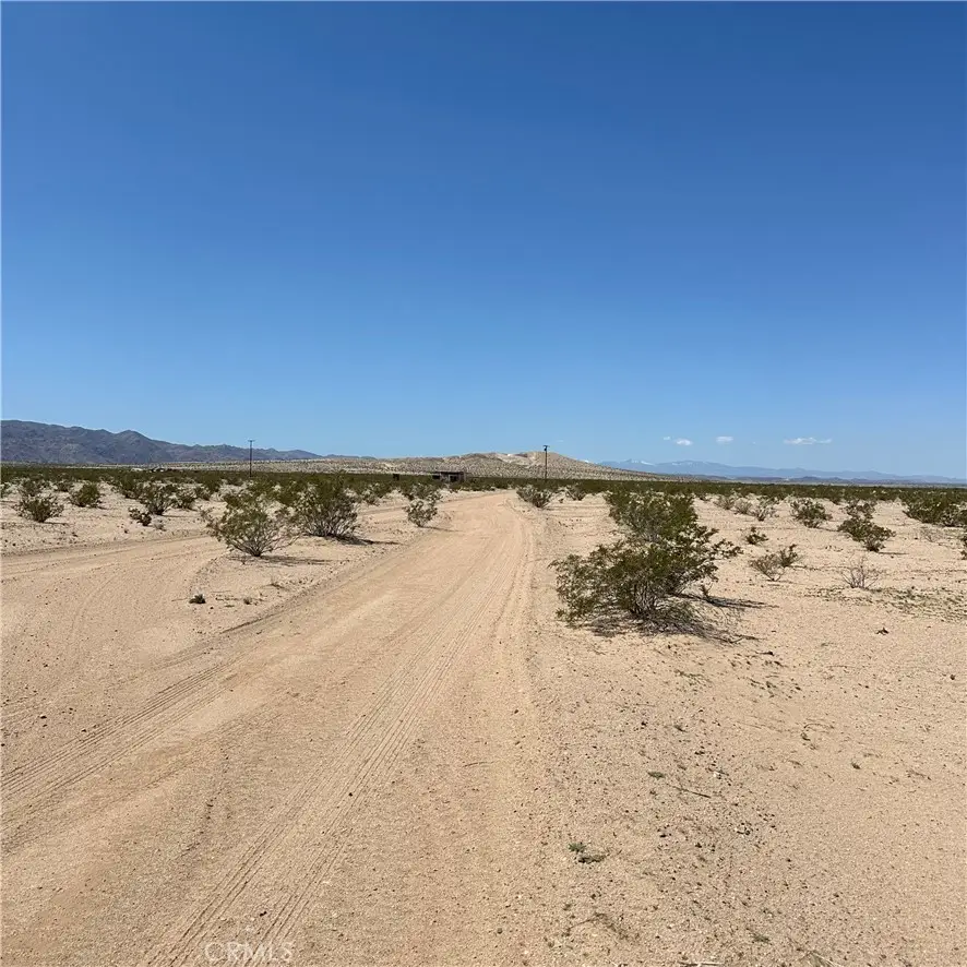 1102 Samarkland Dr, Twentynine Palms Yucca Valley, CA 92277 - #3