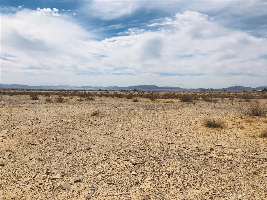 5 Montgomery Drive, Twentynine Palms Yucca Valley, CA 92277 - #2